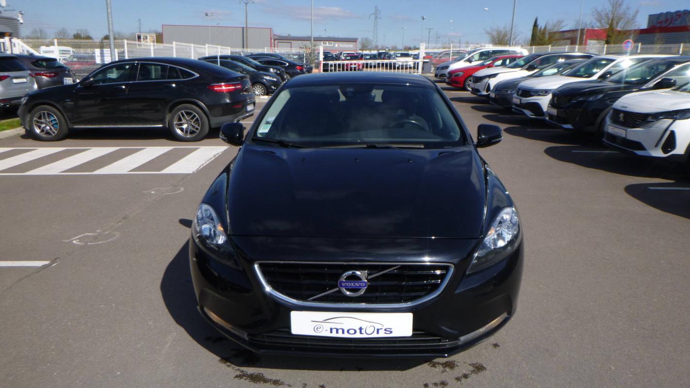 Volvo V40 - T2 120 - Momentum